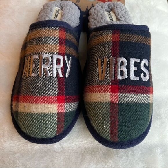 Dearfoams Mens Slippers
Sz M 9-10 Merry Vibes NWT 🏷 great gift! - Picture 11 of 16
